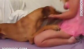 sexo de cachorro,animal fode garota